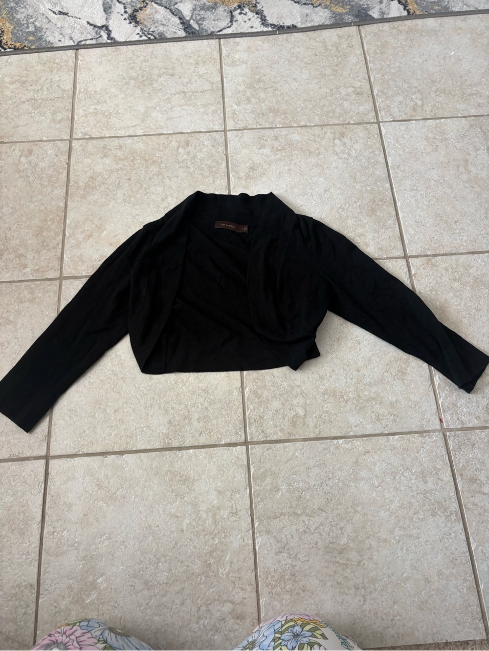 The Limited Black Cropped Open-Front Shrug bolero size small